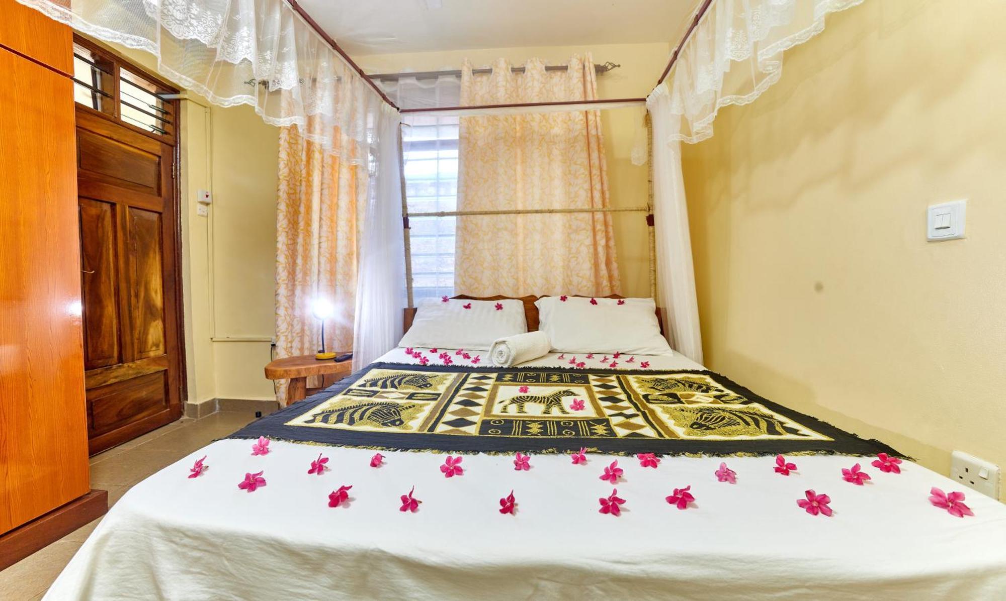 Diani Beach Gold Apartments Exterior photo
